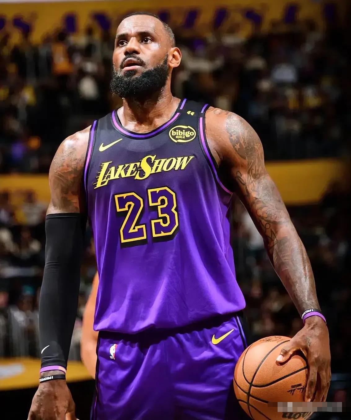 海星赛事-Uzi在掘金比赛中关键助攻，关键助攻引发热议！的简单介绍