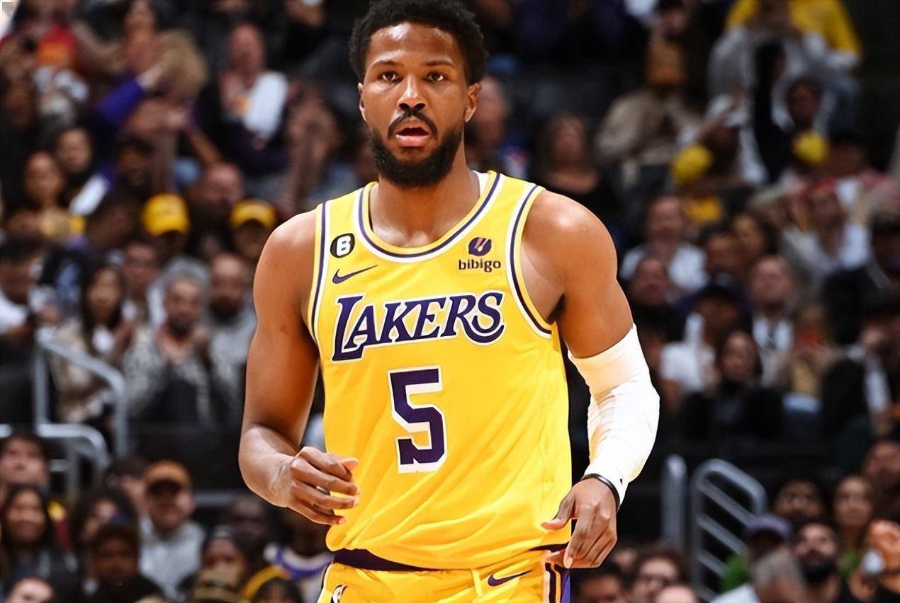 海星直播-Rookie在美国队比赛中出色防守，挺进下一轮引发热议！的简单介绍